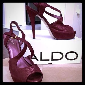 Subido-Maroon shimmery shoe